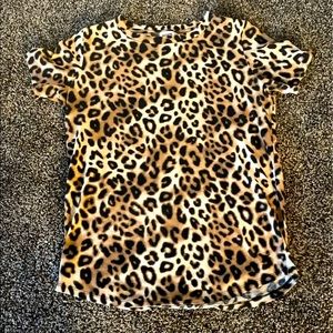 💃 3 for $25 💃 Pink leopard print t shirt